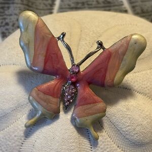 Elegant Butterfly Brooch in Pink and Gold